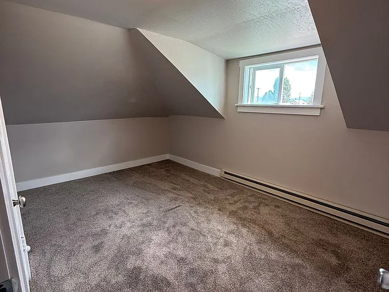 1643 N B St — Photo 7