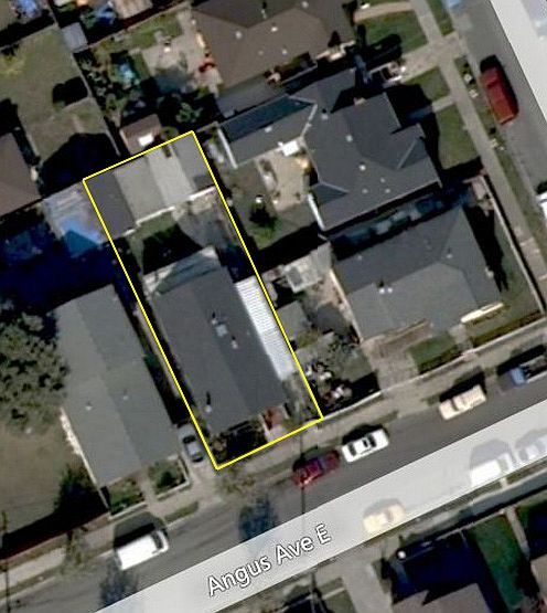 1st image of 555 Angus Ave E