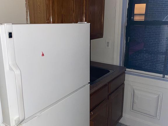 4th image of 30 Locust Hill Ave APT 6I