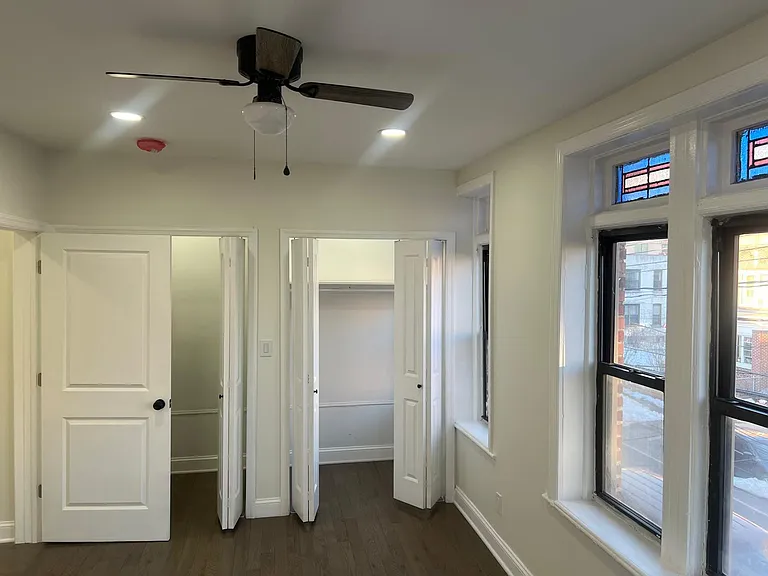 174 E 54th St #3-A — Photo 4
