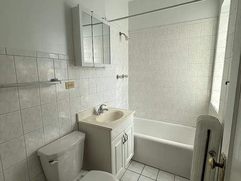 4256 N Mozart St #3A — Photo 8