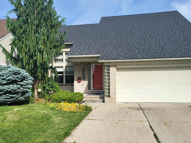3355 Willow St — Photo 1
