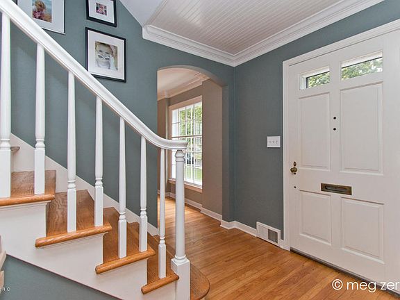5th image of 1032 Floral Ave SE