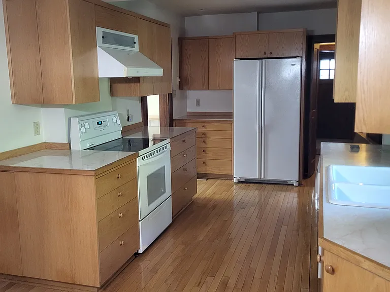 Kitchen - view 2