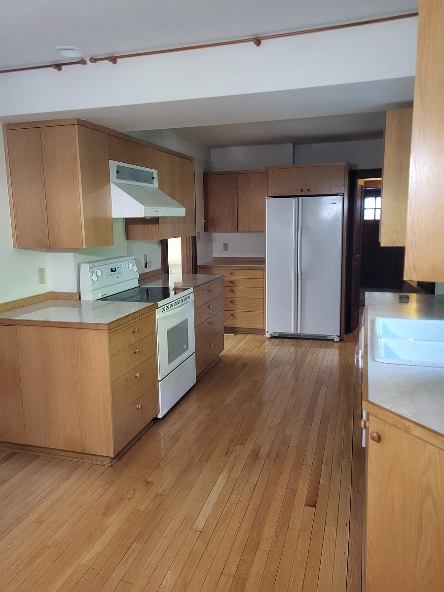 Kitchen - view 2 - 620 Ash Ave