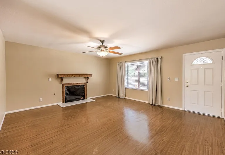 532 Mona Ln — Photo 5