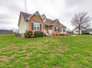 205 Contrary Rd, Burns, TN 37029