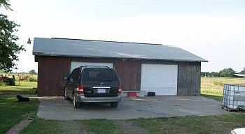 2nd image of 706 W Vineyard Dr