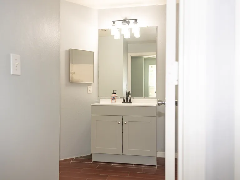 2025 Erving Cir #4207 — Photo 72