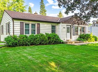 1610 S 167th St, New Berlin, WI 53151