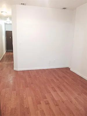 Rented by RES New York | media 17