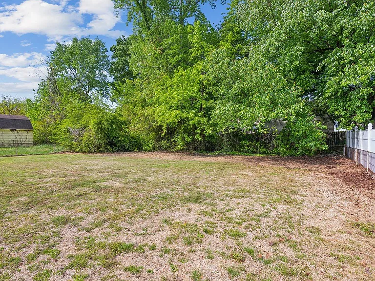 213 Lynnhaven Dr — Photo 23