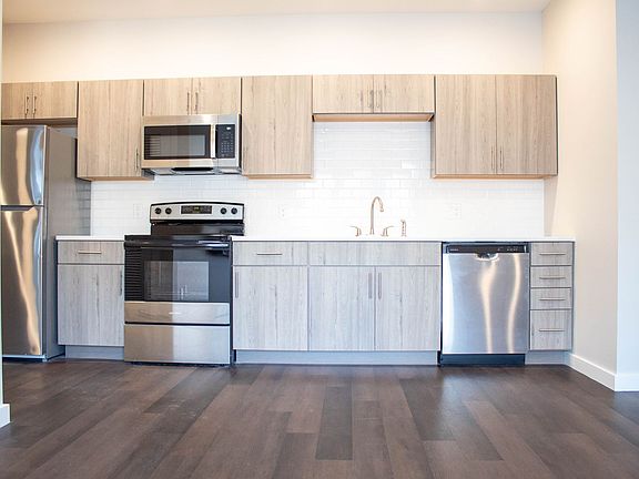 3rd image of 510 E White St #73aab84e8