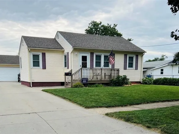 1816 E 22nd St, Des Moines, IA 50317