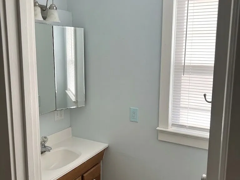 1605 Longwood Dr — Photo 6
