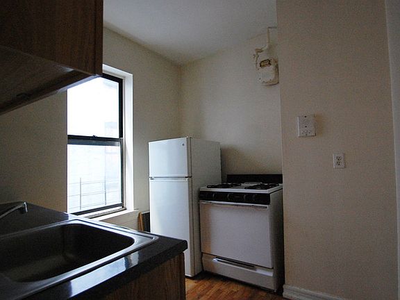 2nd image of 153 Edgecombe Ave APT A1