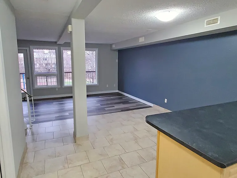 246 Lakeshore Rd — Photo 5