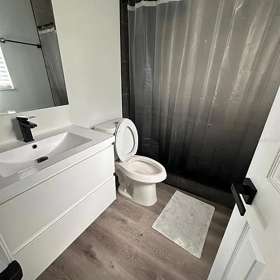 802 Gregory Ln — Photo 18