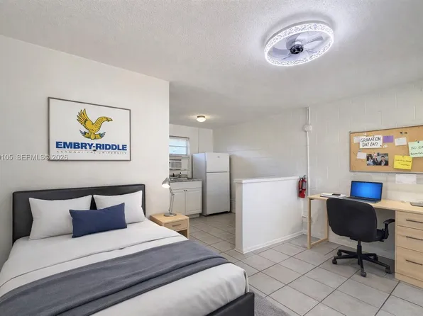 319 Country Club Oval #3, Daytona Beach, FL 32114