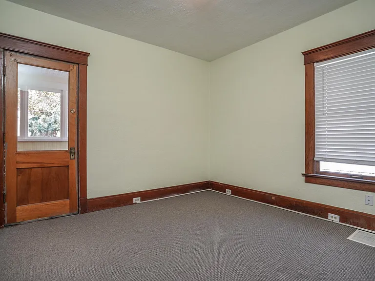 2nd Bedroom with Access to Back SunPorch