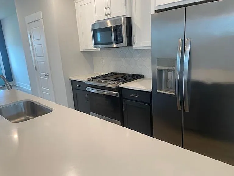 686 Vine Pkwy — Photo 10