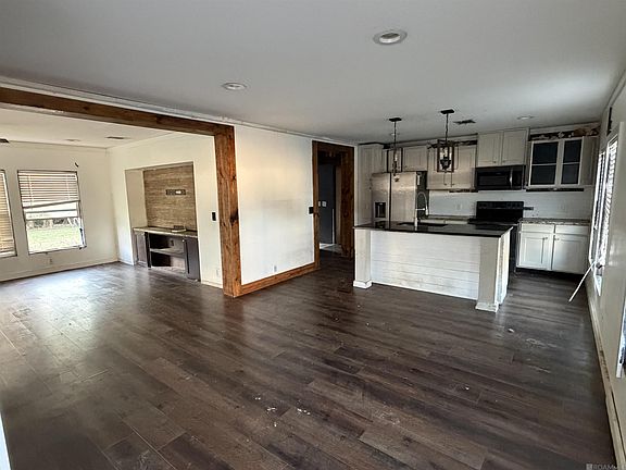2nd image of 4955 Ditcharo St