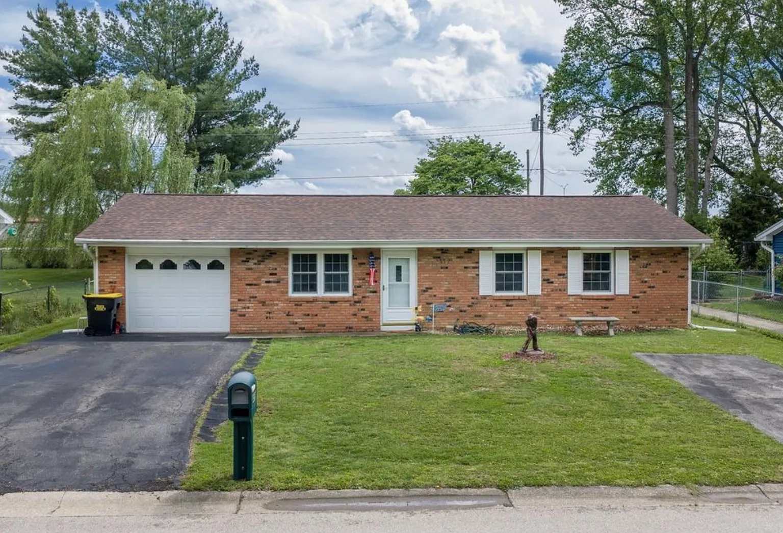 3 bed, 1100 sqft, $1,850 — Photo 1
