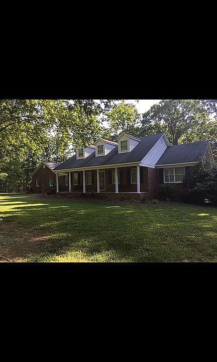 1st image of 233 Creekview Ln