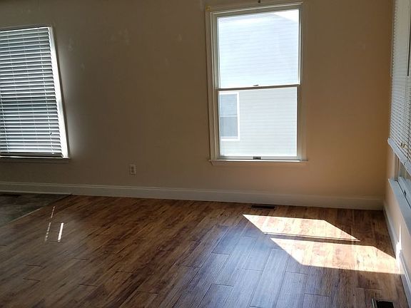 2nd image of 359 Diana Ct