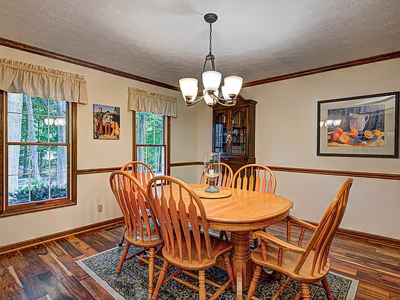 5th image of 1308 Castle Dr