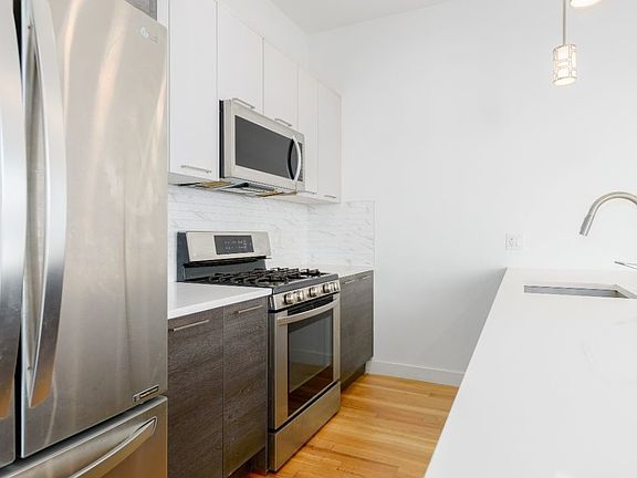 3rd image of 625 E 18th St APT 7