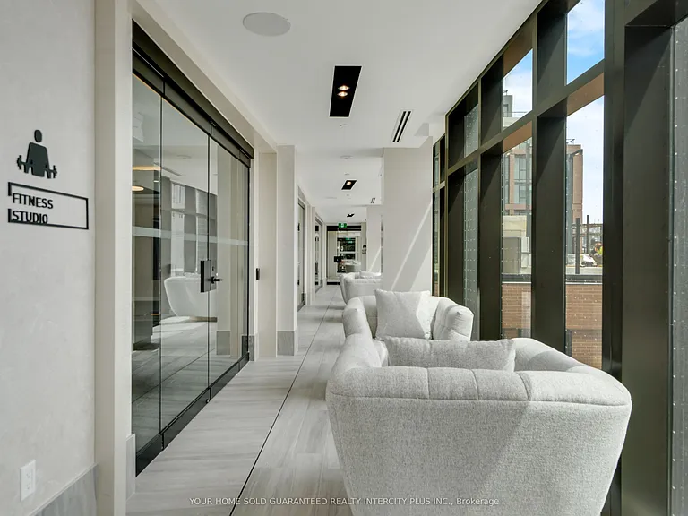 858 Dupont St #717 — Photo 34