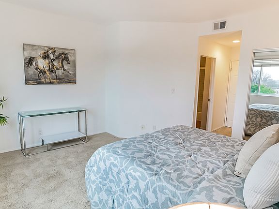 4th image of 5430 Bellingham Ave Unit 304