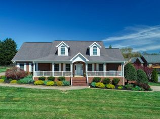 14 W Ridgefield Ct, Tusculum, TN 37745