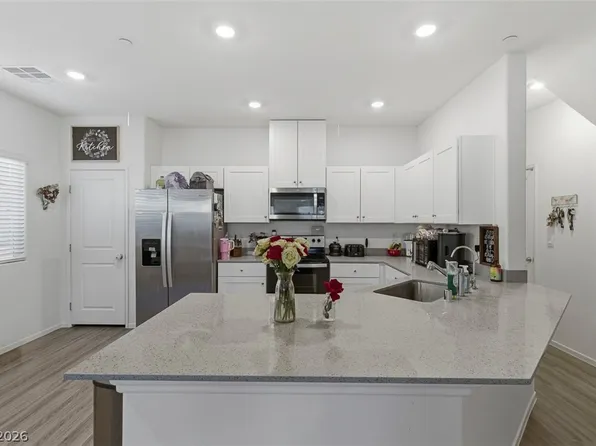 4760 Equinox Sky Ave #2, North Las Vegas, NV 89084