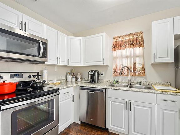 5th image of 1859 Aaron Ave #3