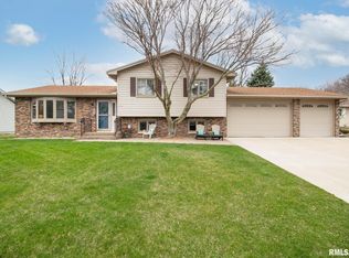 704 E 5th St, Coal Valley, IL