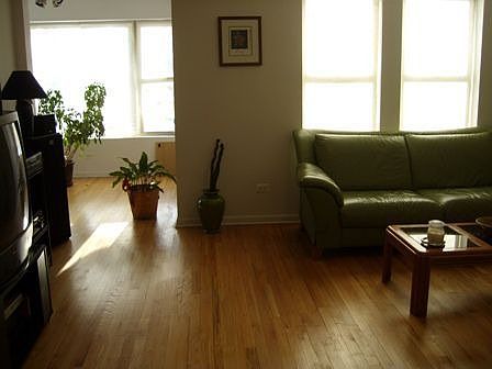 3rd image of 7223 S Euclid Ave #2B