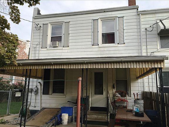 3rd image of 505 E Locust St