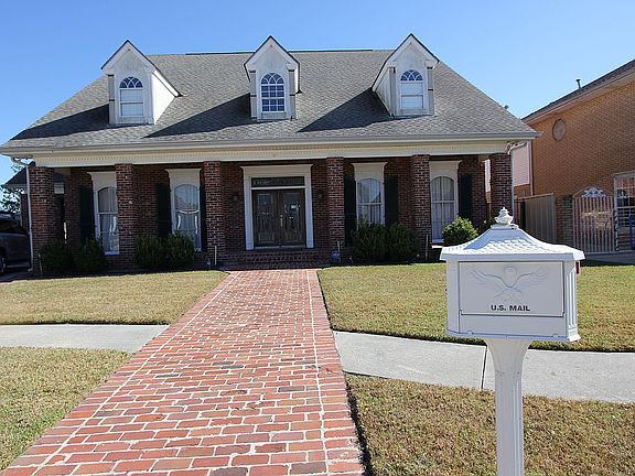 3rd image of 3841 Corinne Ave