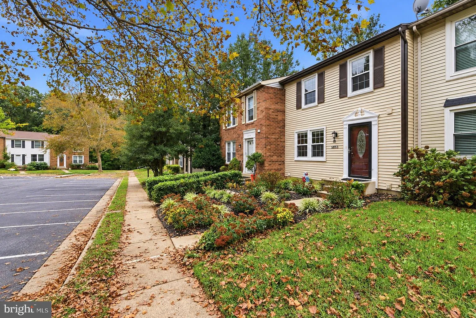 3 bed, 3.5 bath, 1820 sqft, $2,800 — Photo 3