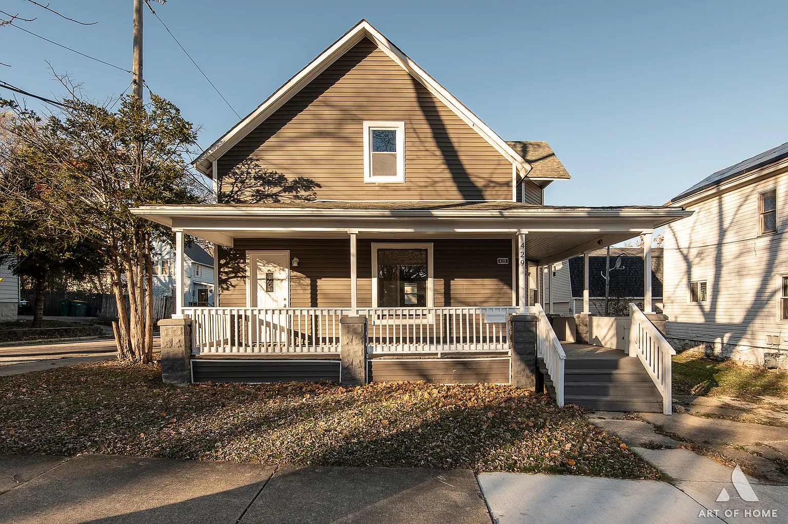 429 W Marion St photo 1