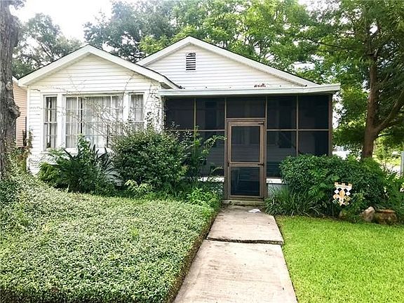 2nd image of 713 Jefferson Park E