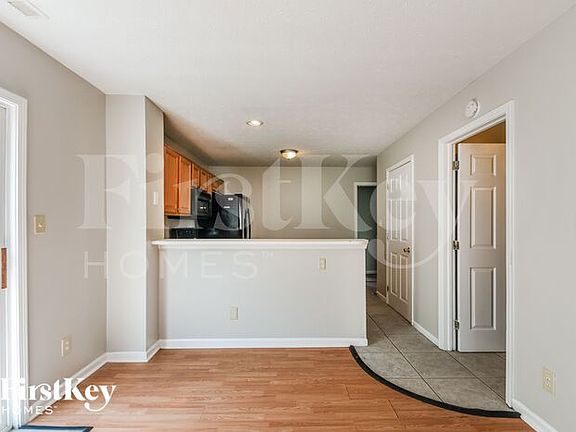 5th image of 9987 Waterside Dr