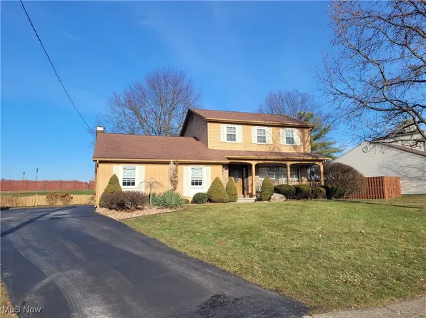 74 Sugar Cane Dr, Youngstown, OH 44512