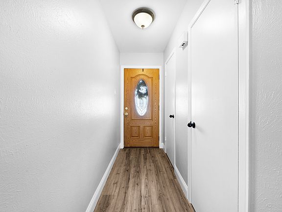5th image of 1606 High Meadow Dr