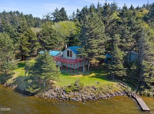 6250 13th St NW, Tillamook, OR 97141