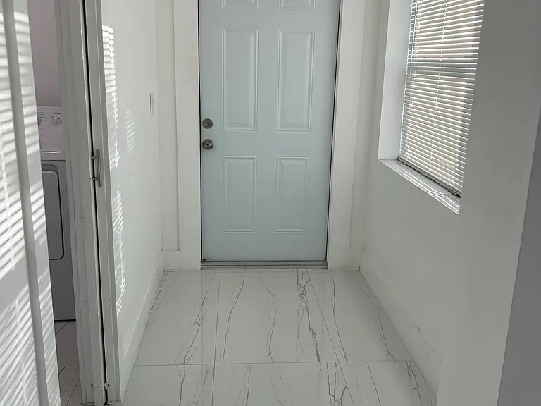 2135 NE 170th St #2 — Photo 10