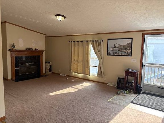 4th image of 45453 Catalpa Blvd