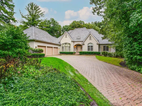 1 Briarwood Ln, Lincolnshire, IL 60069